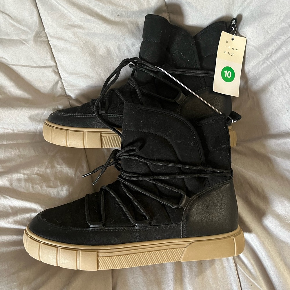 Woman’s Winter Boots - Size 10 - Never Worn